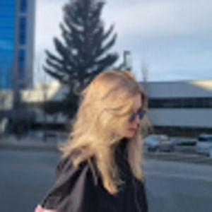 Meet your Posher, Lena